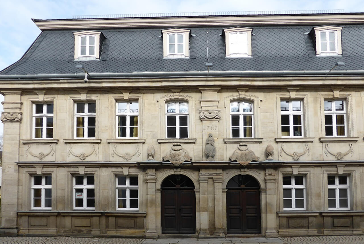 Fensterschürzen – Gefrees, Hauptstraße 11 - 13