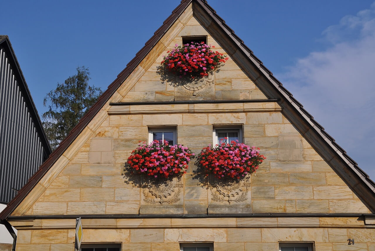 Fensterschürzen – Mistelgau,Bahnhofstraße 21