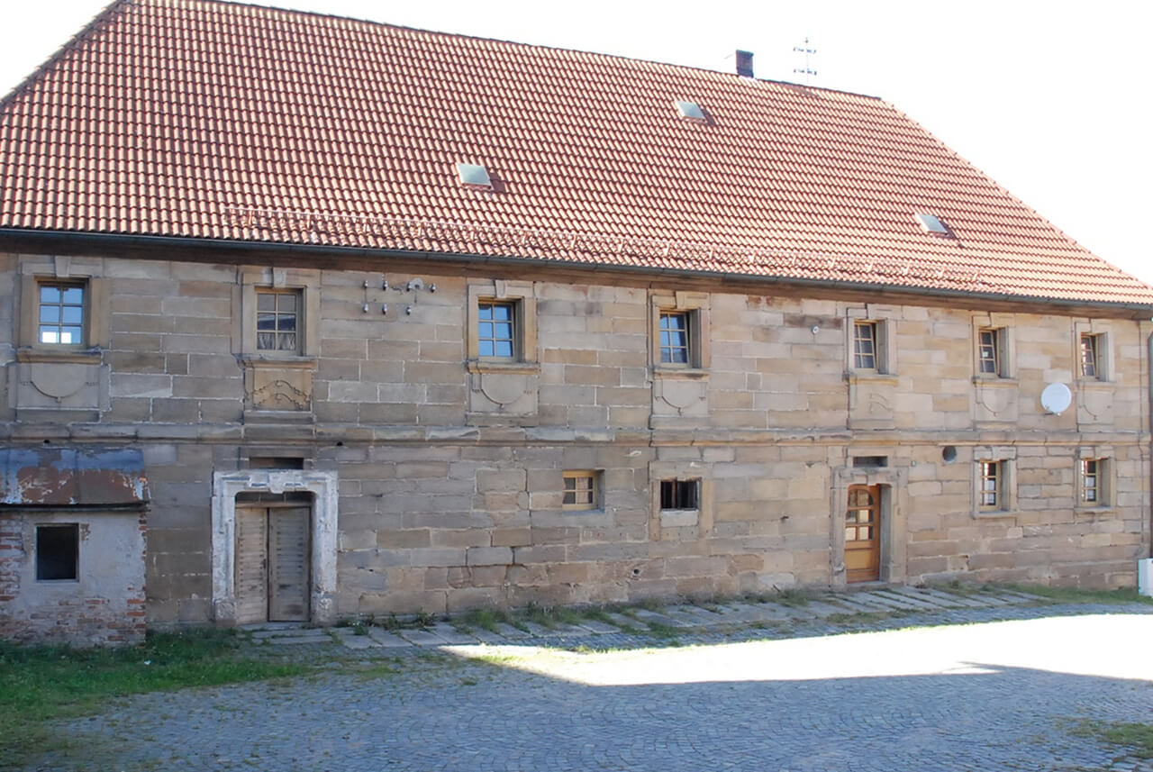 Fensterschürzen – Speichersdorf, OT Plössen 1